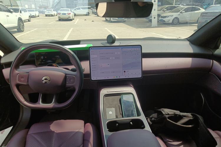 Used Nio ET5T 2025 75 kWh Touring Center Console