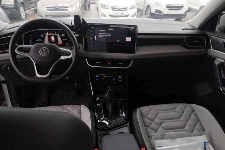 Used Volkswagen Tayron 2024 300TSI Two-Wheel-Drive Luxury Plus Advanced Version Center Console