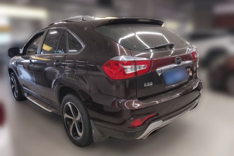 Used BYD S7 2015 2.0T Upgraded Automatic Luxury Version Exterior 2