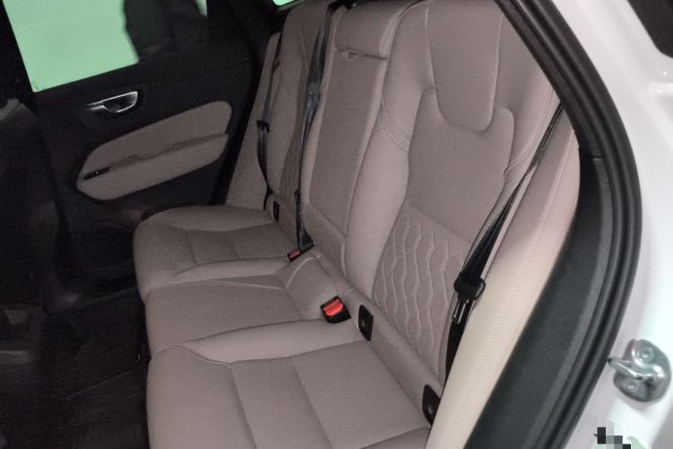 Used Volvo XC60 2026 B5 4x4 Smart Luxury Edition