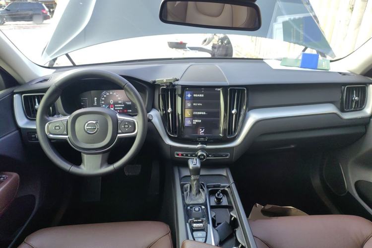 Used Volvo XC60 2019 T5 4x4 Smart Edition China V Standard