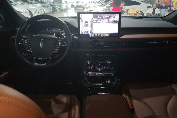 Used Lincoln Nautilus 2021 2.0T Four-Wheel Drive Luxury Edition Center Console