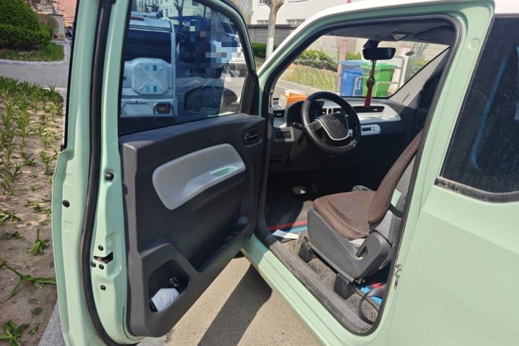 Used Wuling Hongguang MINIEV 2021 Macaron Sandwich Model 120 km Lithium Iron Phosphate Driver Seat