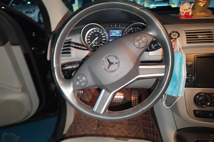 Used Mercedes-Benz R-Class 2015 R 320 4MATIC Luxury Model
