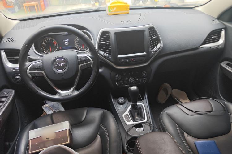 Used Jeep Cherokee 2016 2.4L Superior Edition