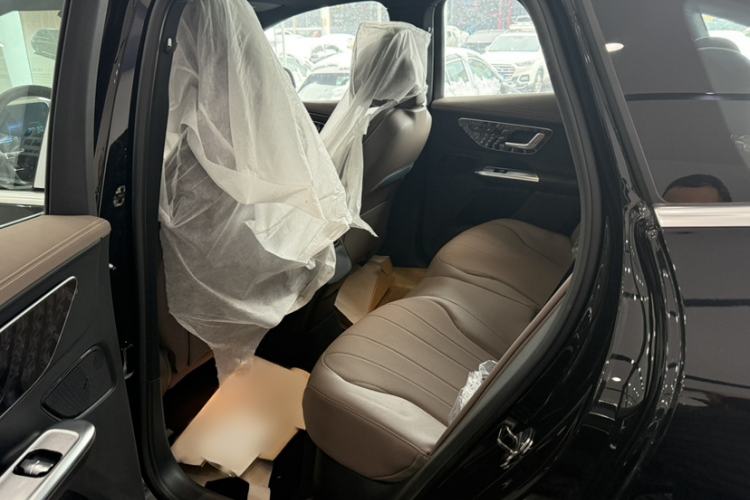 Used Mercedes-Benz EQE SUV 2024 500 4MATIC Luxury Edition Interior 2