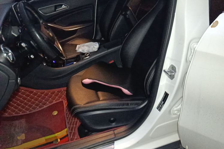 Used Mercedes-Benz GLA 2015 GLA 200 Fashion Model Left Front Seat