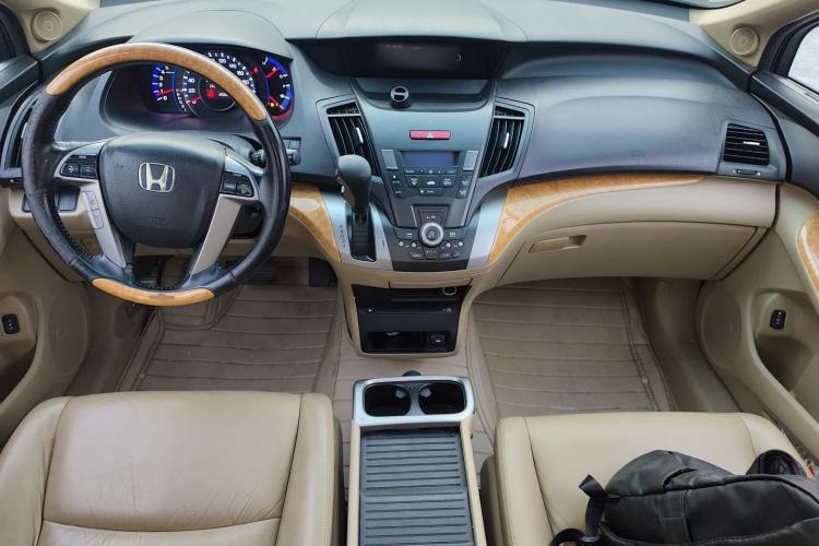 Used Honda Odyssey 2009 2.4L Comfort Edition Center Console