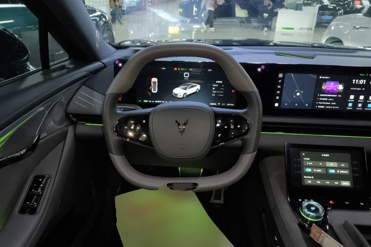 Used VOYAH PASSION 2024 PHEV Four-Wheel Drive Ultra-Long Range Executive Edition