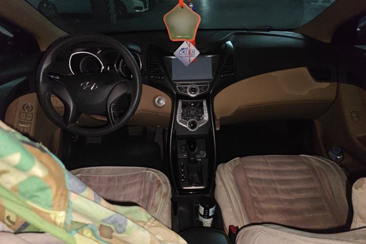 Used Hyundai Elantra (5th Generation / Langdong) 2013 1.6L Automatic Leading Model Center Console