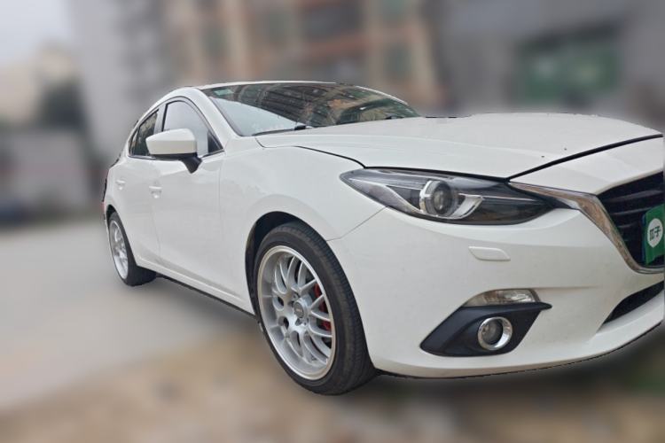 Used Mazda 3 Axela 2014 Hatchback 2.0L Automatic Flagship Model