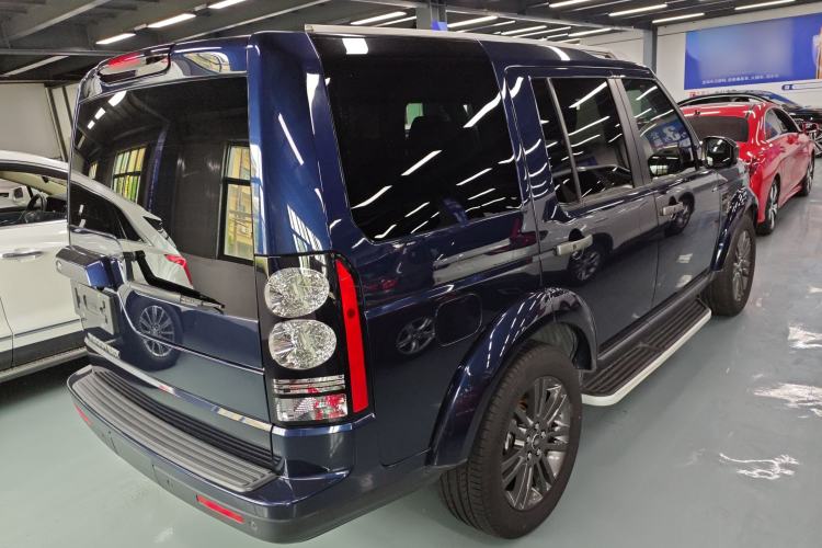 Used Land Rover Discovery 2016 3.0 SC Obsidian Black Heritage Edition SE
