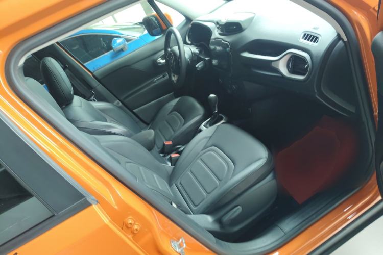 Used Jeep Renegade 2019 220T Automatic Leading Edition Right Front Seat