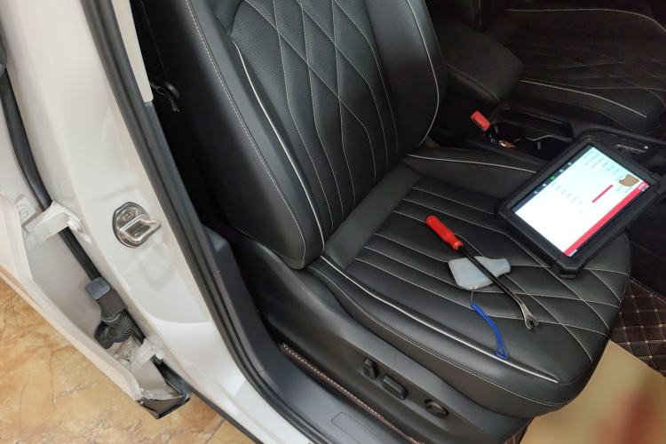 Used Volkswagen Tiguan L 2022 330TSI Automatic Two-Wheel Drive Smart Edition Right Front Seat