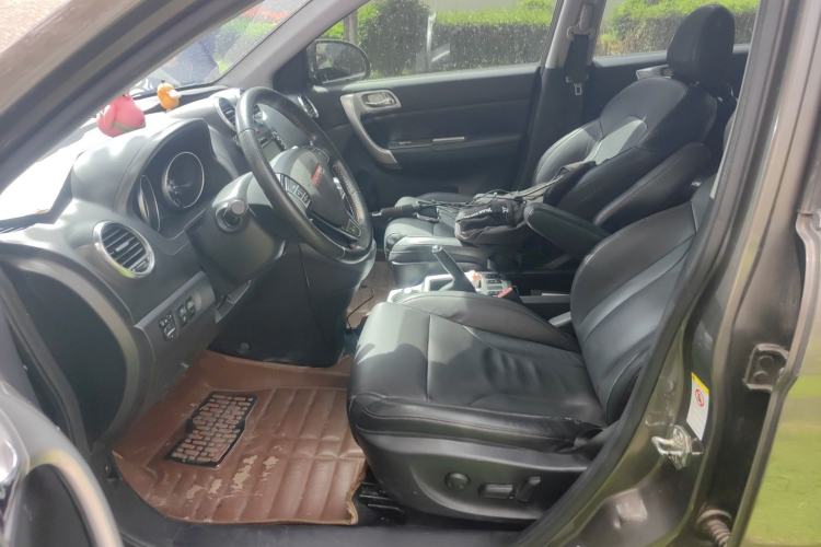 Used Haval H6 2013 Upgraded Model 2.4L Automatic Two-Wheel Drive Prestige Version
