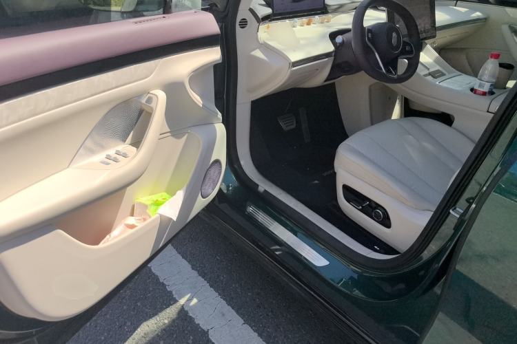 Used Hima Luxeed R7 2025 Range-Extended Version 251 km Max Driver Seat