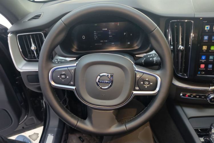 Used Volvo XC60 2025 B5 4x4 Smart Luxury Edition