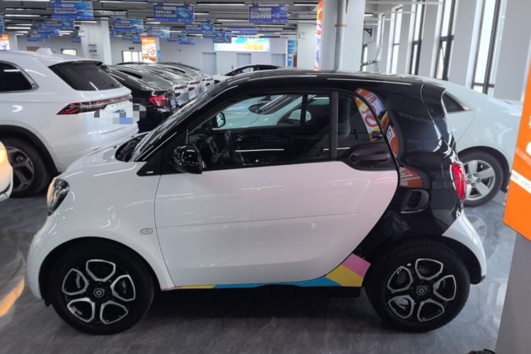 Used smart fortwo 2016 0.9T 66kW Hardtop Pioneer Edition
