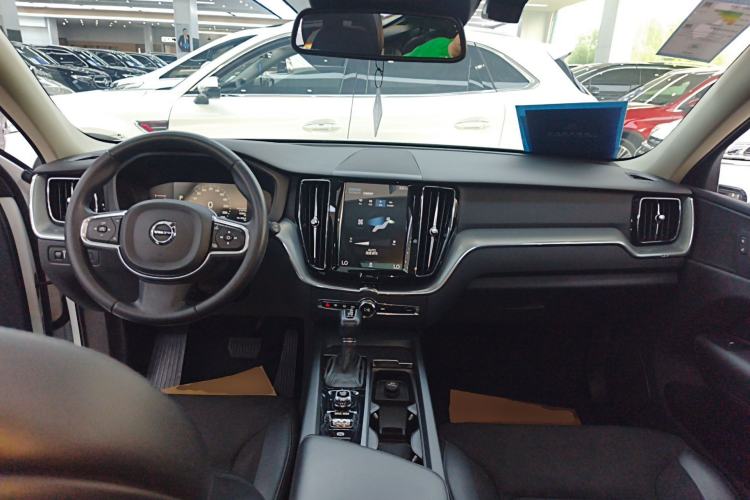 Used Volvo XC60 2018 T4 Zhiyi Edition Center Console