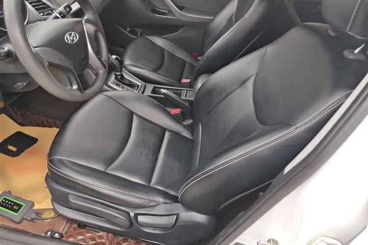 Used Hyundai Elantra (5th Generation / Langdong) 2016 1.6L Automatic Smart Version
