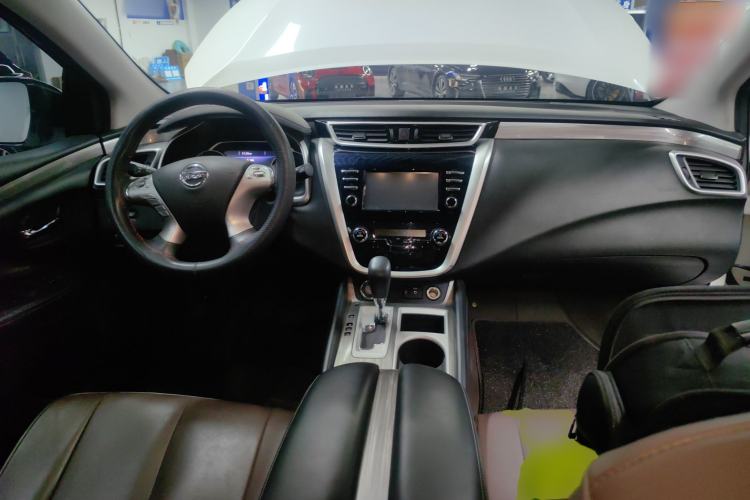 Used Nissan Murano 2021 2.5L XE Two-Wheel Drive Elite Edition Center Console