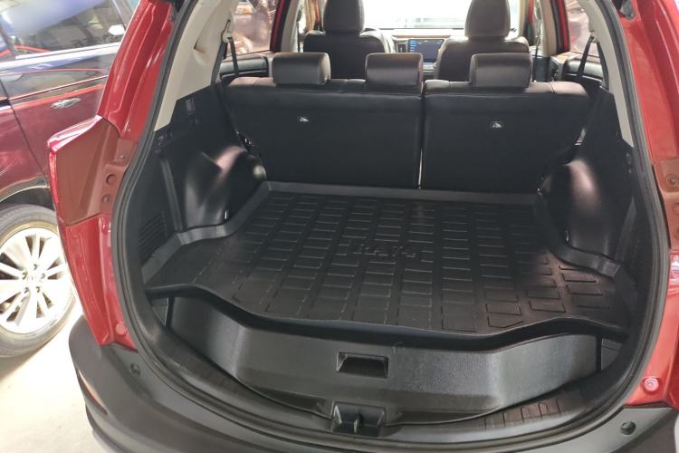 Used Toyota RAV4 2013 2.0L CVT Four-Wheel Drive New Edition