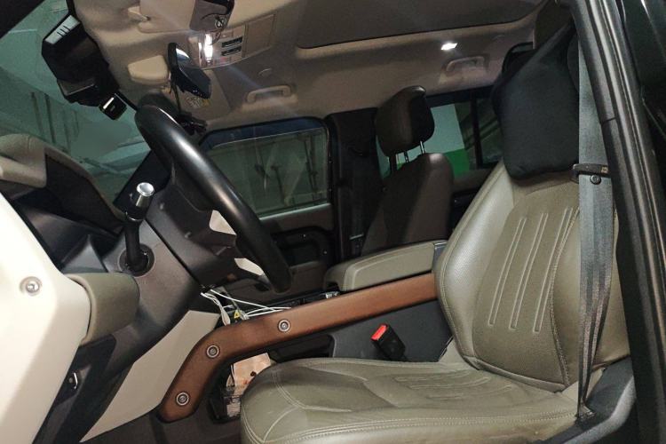 Used Land Rover Defender 2022 110 P400 Dark Edition Left Front Seat