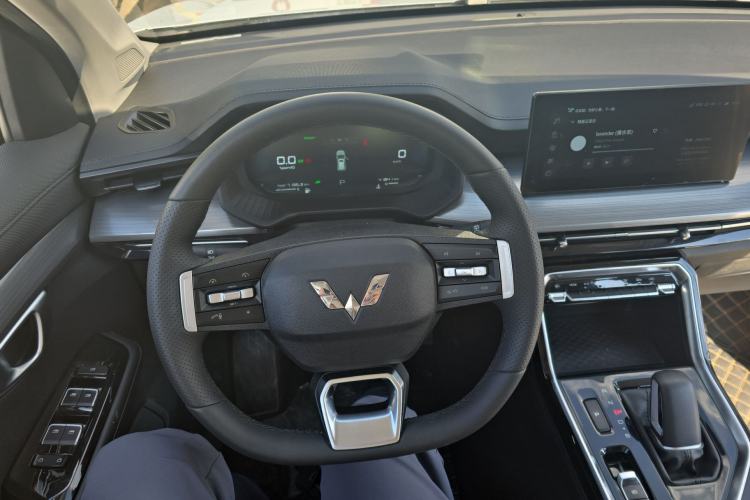 Used Wuling Asta 2022 2.0L DHT Electric-Speed Version Steering Wheel