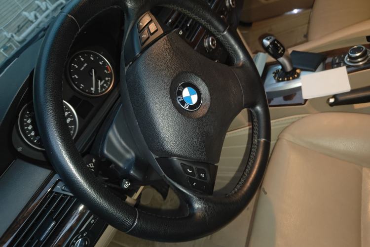 Used BMW 5 Series 2010 523Li Leading Model
