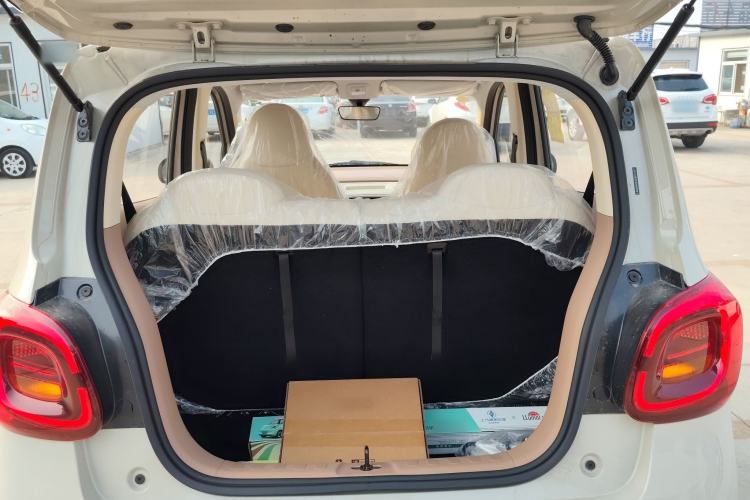 Used Wuling Hongguang MINIEV 2025 Four-Door Version Advanced Edition Trunk