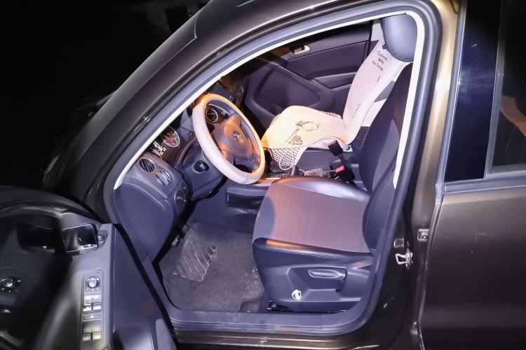 Used Volkswagen Tiguan 2015 1.8TSI Automatic Two-Wheel Drive Trend Edition Left Front Seat