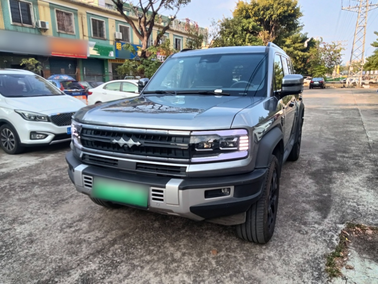 Под передней частью автомобиля