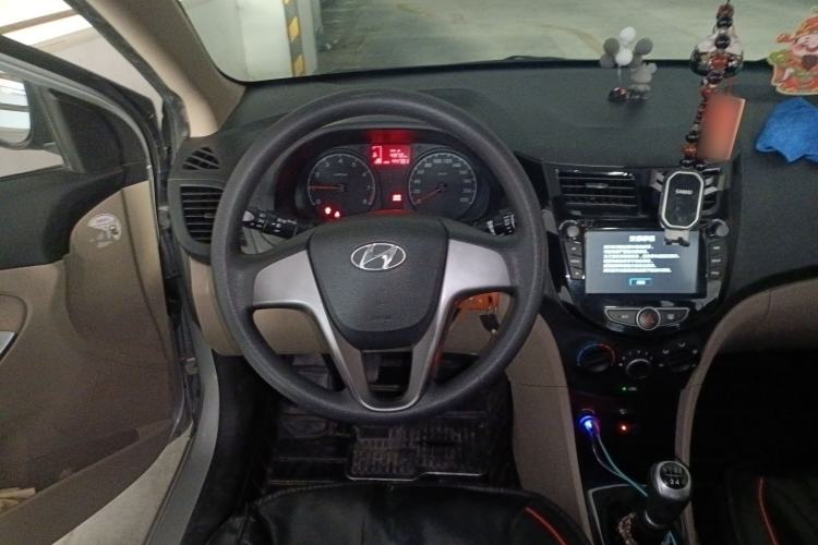 Used Hyundai Verna (older generation) 2014 1.4L Manual Smart GLS Trim
