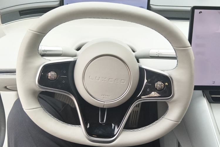 Used Hima Luxeed S7 2024 Ultra Four-Wheel Drive Flagship Edition Steering Wheel