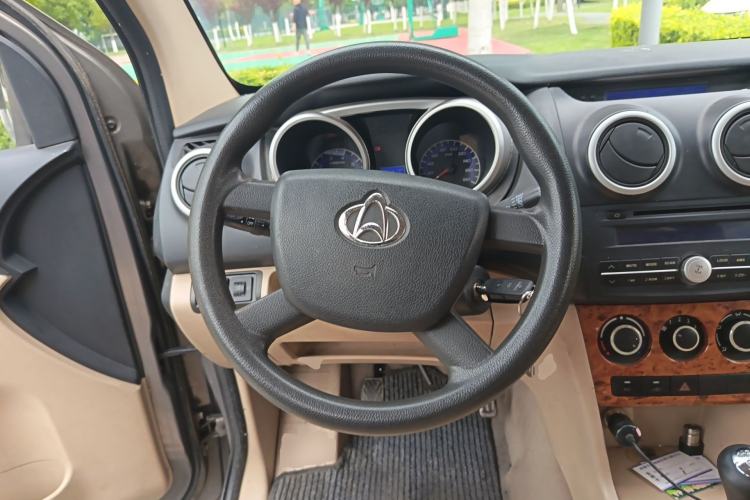 Used CHANGAN KAICHENG Ounuo S 2012 1.5L Standard Version
