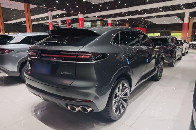 Used CHANGAN UNI-K 2024 2.0T Two-Wheel Drive Global Edition Exterior 4