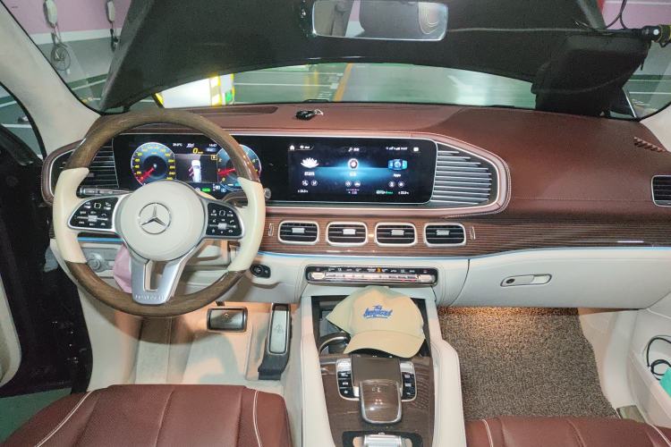 Used Mercedes-Benz Maybach GLS 2022 GLS 600 4MATIC Celebration Edition Center Console