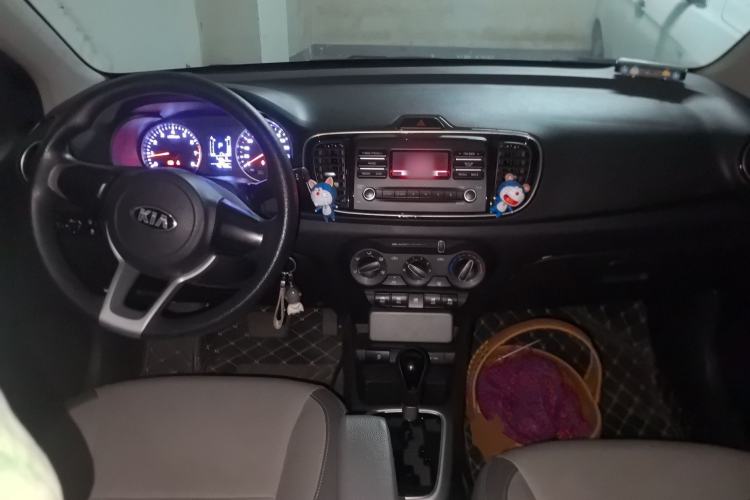 Used Kia Pegas 2019 1.4L Automatic Value Edition National VI Standard Center Console