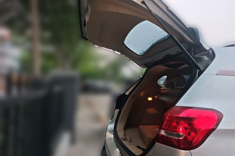 Used Haval H2 2015 1.5T Automatic Two-Wheel Drive Elite Edition Trunk