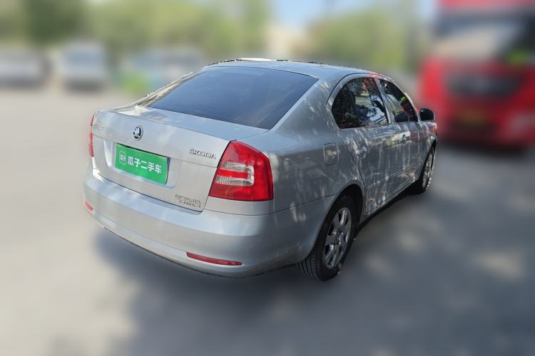 Used Skoda Octavia 2015 Classic Model 1.6L Manual Eado Version
