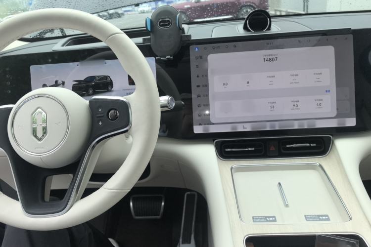 Used Hima AITO M8 2025 Extended-Range Max+ Version 53.4 kWh 6-Seater Edition Center Console