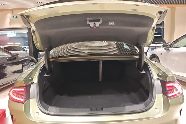 Used Xiaomi Auto SU7 2024 Four-Wheel Drive Ultra-Long Range Advanced Intelligent Driving Max Edition Trunk