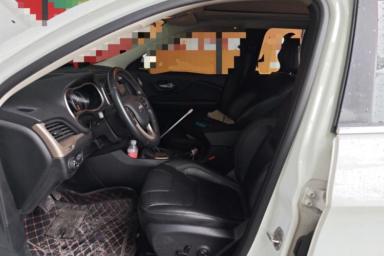 Used Jeep Cherokee 2017 2.4L Leading Smart Edition Left Front Seat