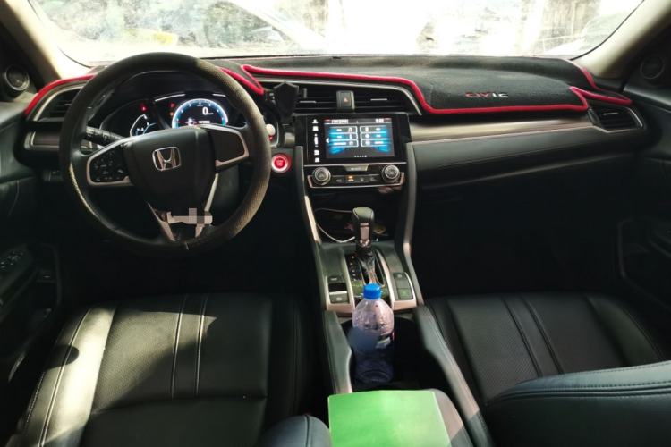 Used Honda Civic 2019 220TURBO CVT Dynamic Edition China VI Center Console