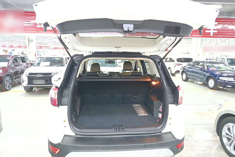 Used Ford Kuga 2017 EcoBoost 180 Two-Wheel-Drive Platinum Edition
