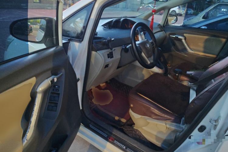 Used Toyota Verso 2014 Starlight 180E CVT Elite Multi-Function Edition
