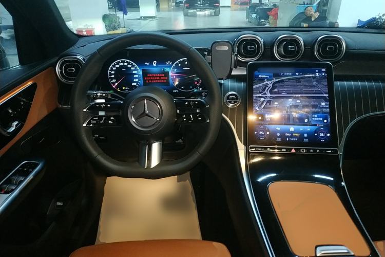 Used Mercedes-Benz GLC 2023 Refreshed GLC 300 L 4MATIC Dynamic Version 7-Seater