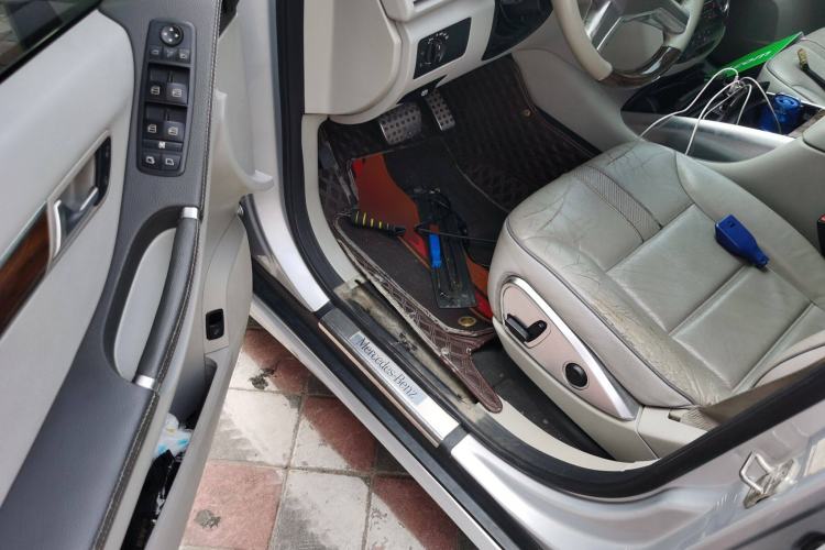 Used Mercedes-Benz R-Class 2010 R 350 L 4MATIC
