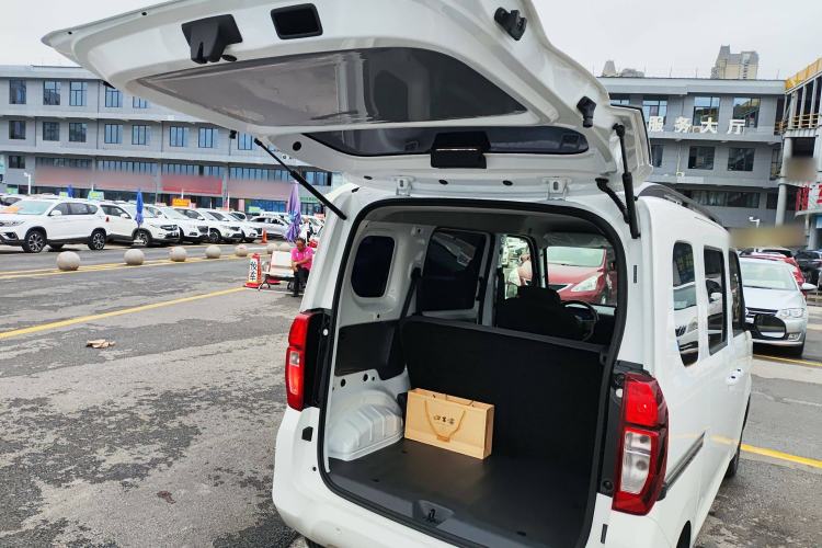 Used Wuling Zhiguang New Energy 2025 Model 305km Ambitious Edition