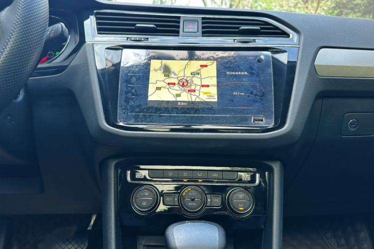 Used Volkswagen Tiguan L 2020 330TSI Automatic Two-Wheel Drive Panoramic Comfort Edition China VI Standard